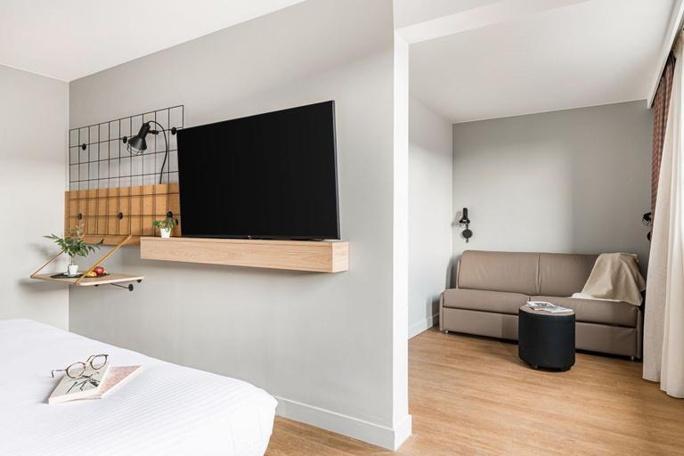 Bedroom 3, Moxy Annecy, Haute-Savoie