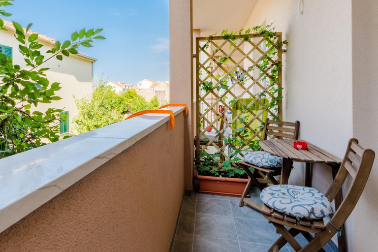 4, Apartment Karlo - Two Bedroom Apartment with Balcony Matanic, Kaštela