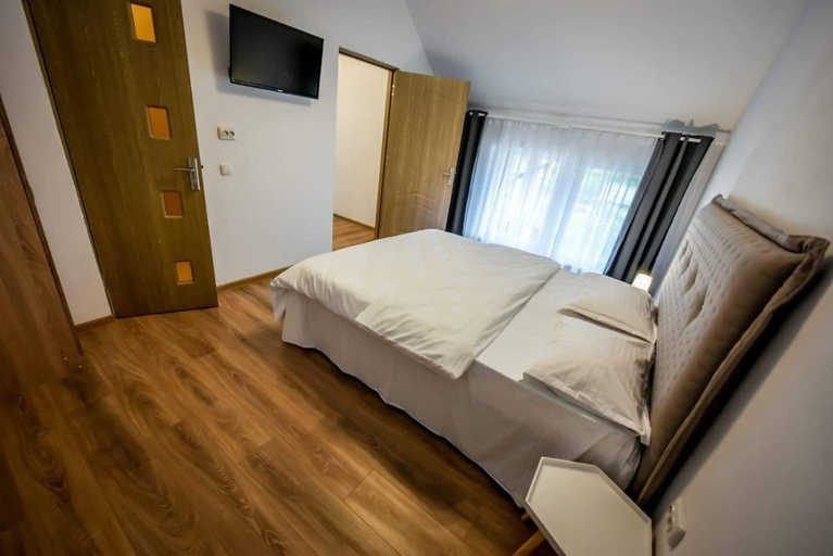 Others 5, Casa Ana, Calimanesti