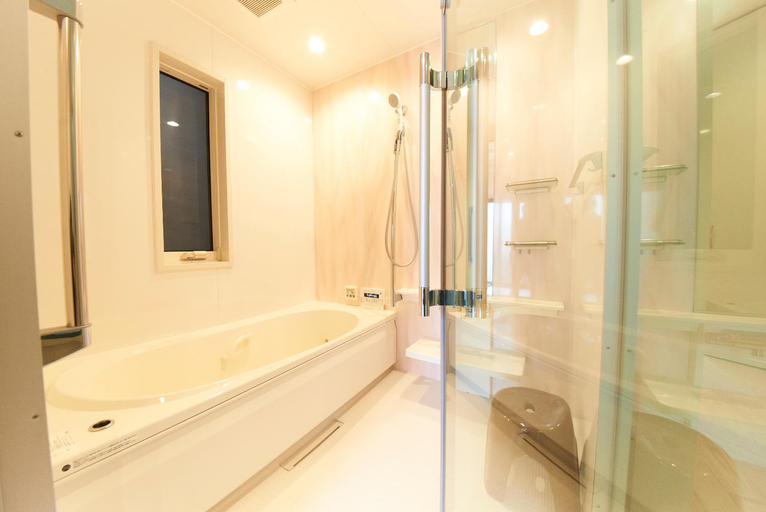Bathroom 2, Kyoto river side modern House, Kyoto