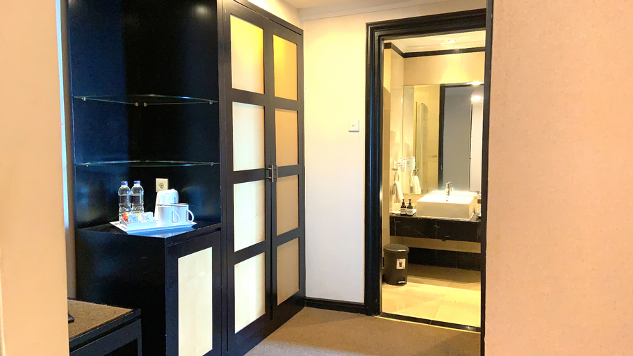 Bathroom 17