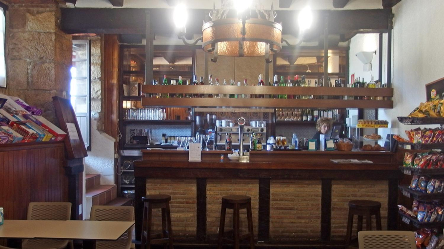 Food & Drinks