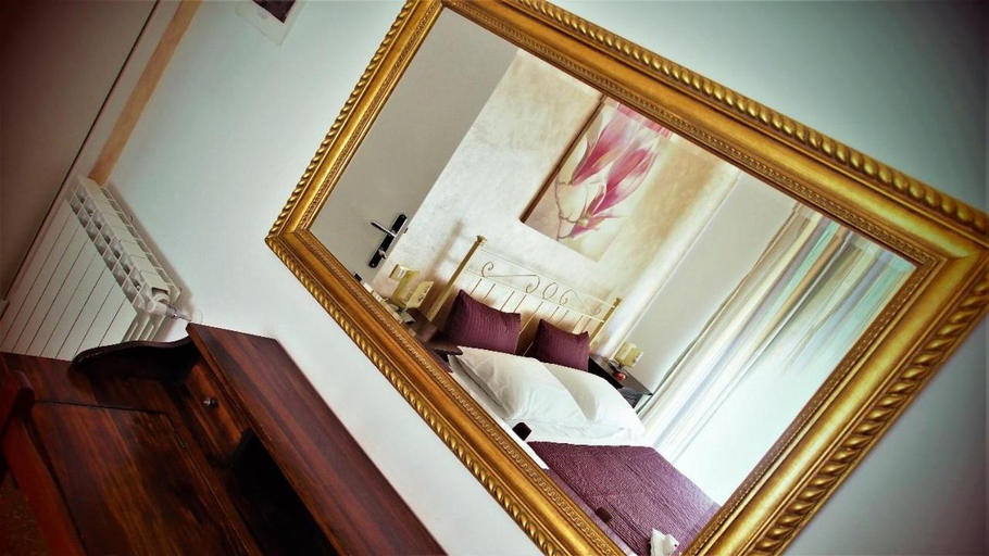 Bedroom 2, Casamare Hotel, Livorno
