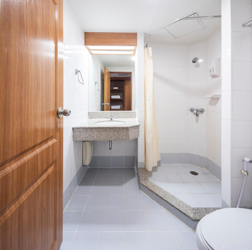 Bathroom 8