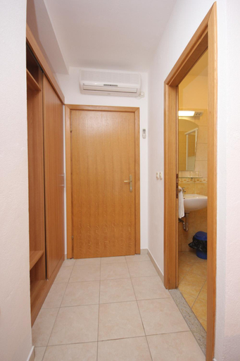 Others 2, Double Room Zaglav 8144c, Sali