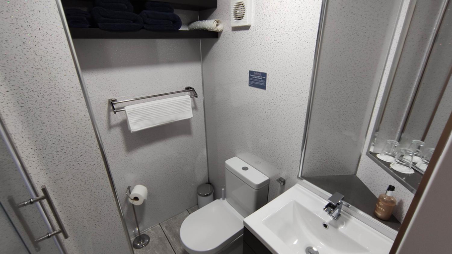 Bathroom 2, Redlands, Torbay