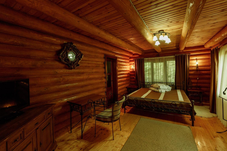 Bedroom 2, Lisova Kazka, Volovets'kyi