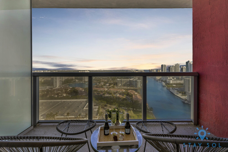 Room 3, Amazing View Pool Gym 2 Bedrooms, Broward