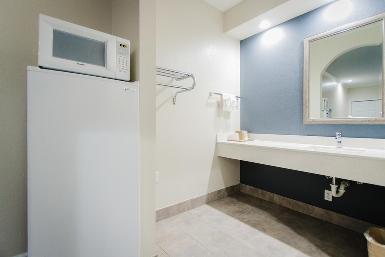 Bathroom 3, Scottish Inn & Suites Willowbrook, Houston