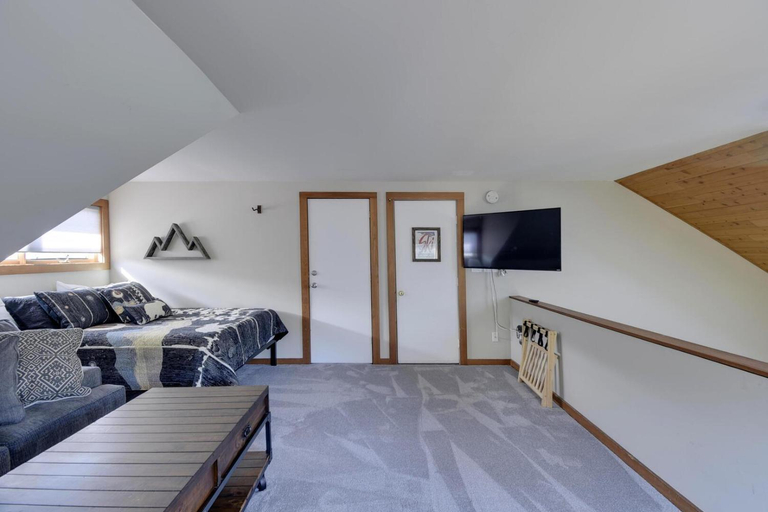 Bedroom 1, Trail Creek 70, Rutland