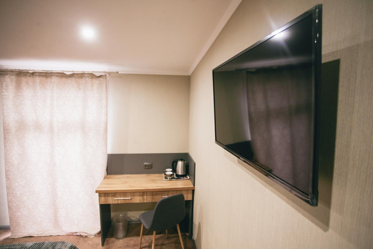 Others 2, 4rooms, Vinnyts'ka