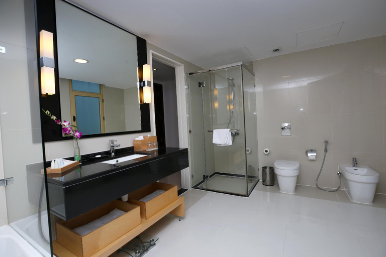 Bathroom 14
