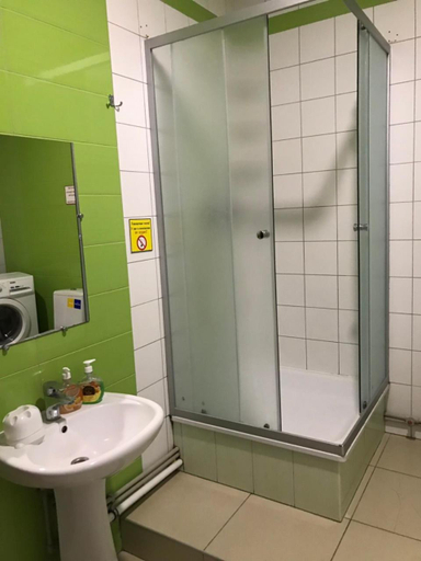 Bathroom 3, Moskovs'kyi Avenue 41, Kharkivs'ka