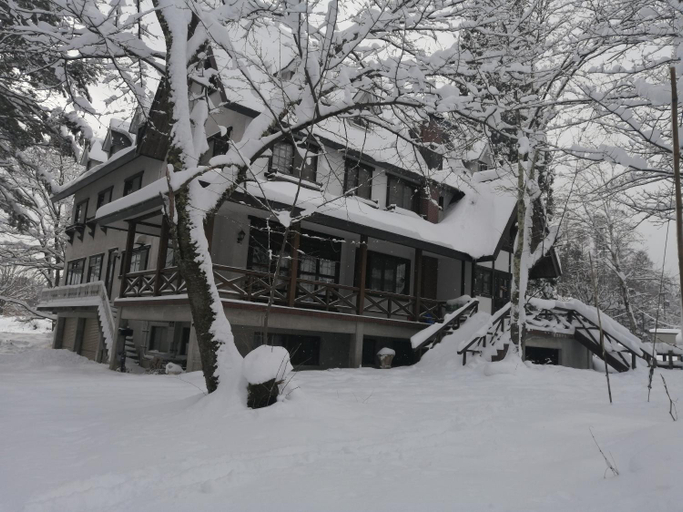 Others 2, Pilot Lodge, Hakuba