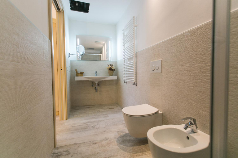 Bathroom 5, Dolce Laguna, Venezia