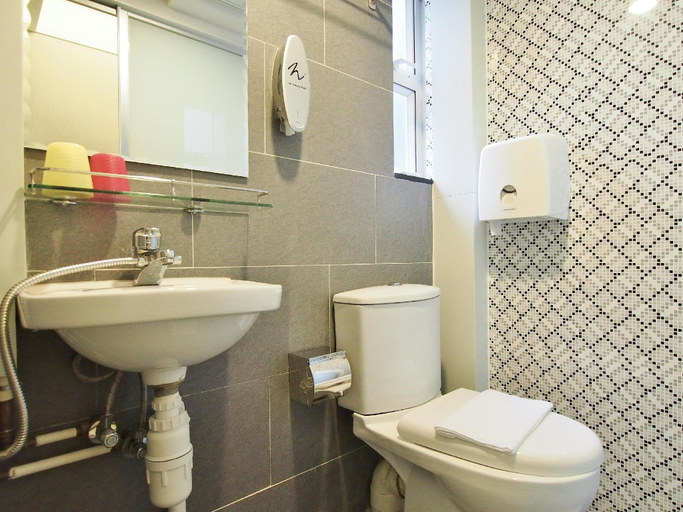 Bathroom 4