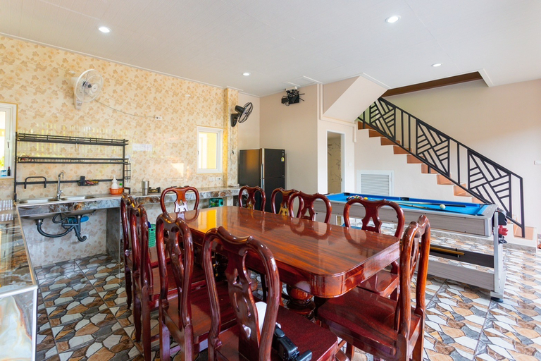 Others 2, 99 Pool Villa, Pattaya