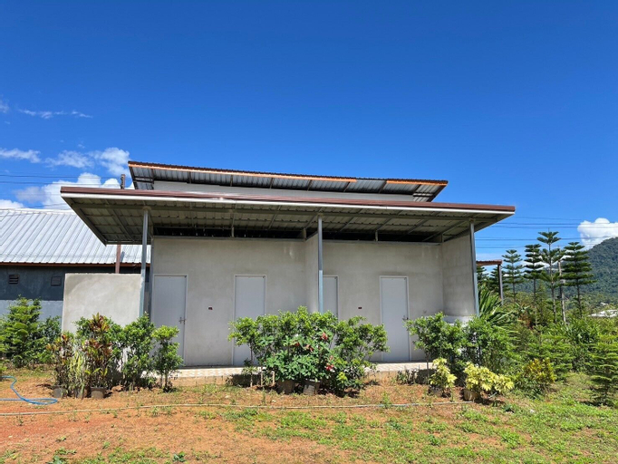 Exterior 10
