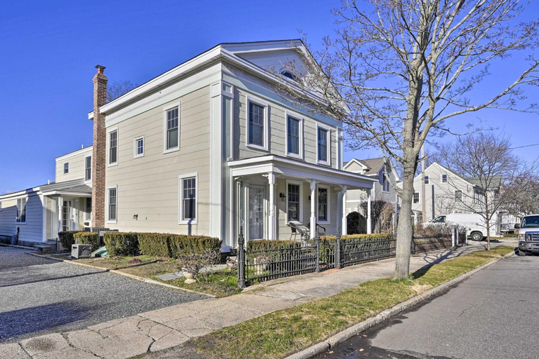 Bright Apartment - half Mi to Greenport Harbor!, Suffolk