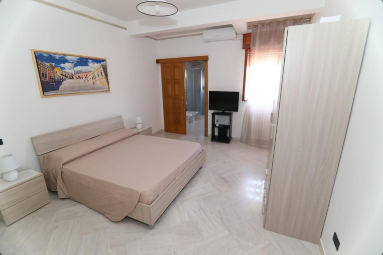 Others 2, B&B Annunziata, Brindisi