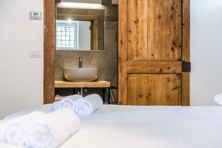 Bathroom 2, Casa Kaki - Eco friendly Apartments with Parking & Private Courtyard, Verona