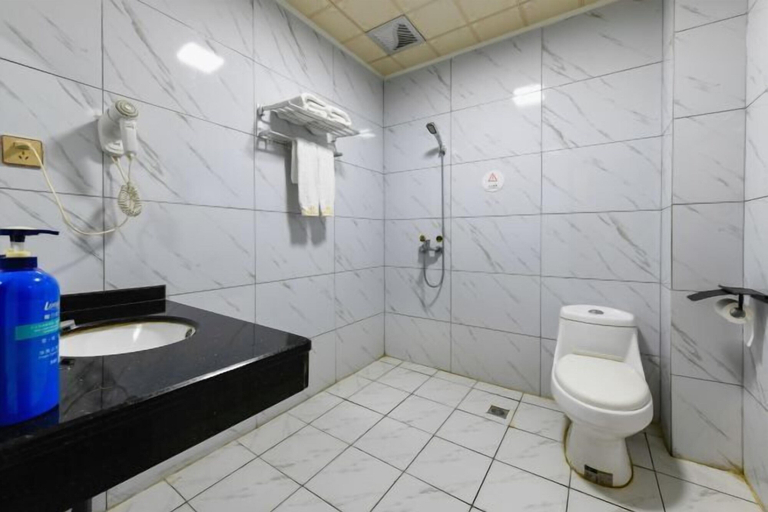 Bathroom 3, Zhuxin Business Hotel, Huizhou