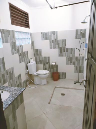 Bathroom 5, The Dharma Lovina Villa with Mountain and Sunset View, Buleleng
