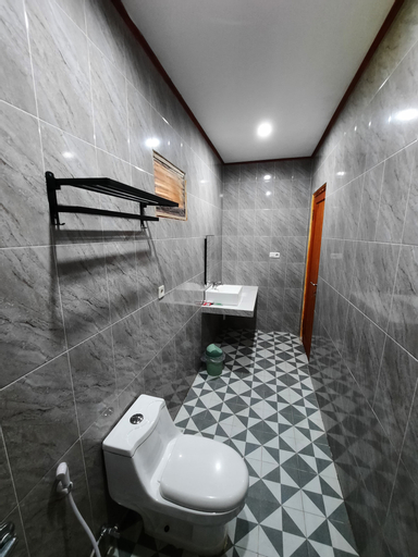 Bathroom 22