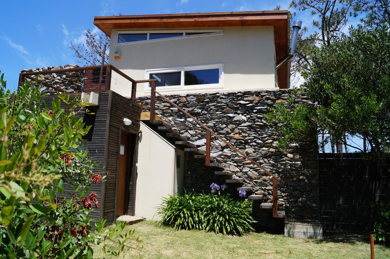 Others 4, Posada del Corumba, Rocha