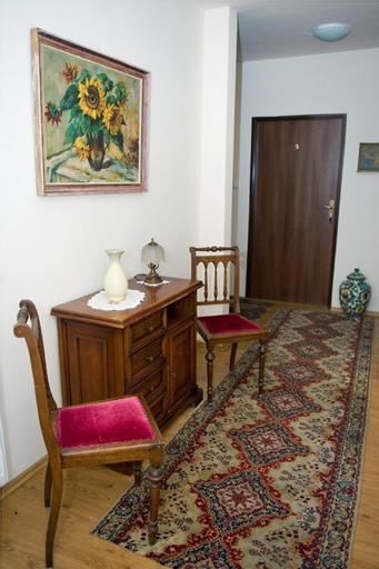 Public Area, Willa Aida, Grodzisk Mazowiecki