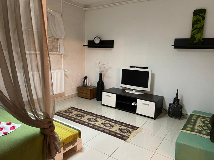 Others 5, Aqua apartman satu mare, Satu Mare