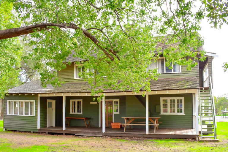 Exterior 6
