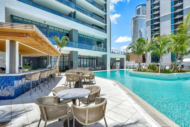 Room 5, Downtown 2BR Oasis Pool Gym Balcony Views, Miami-Dade