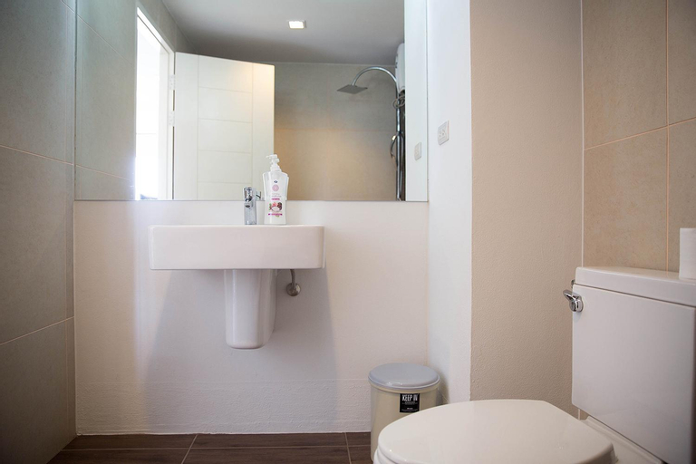 Bathroom 7