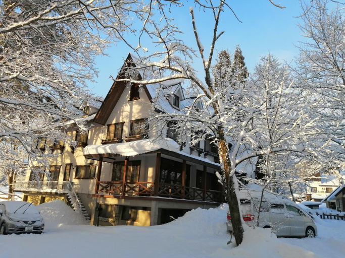 Others 4, Pilot Lodge, Hakuba