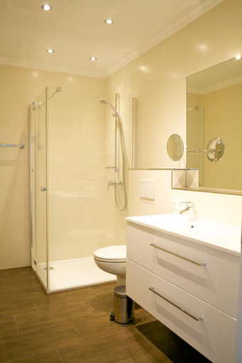 Bathroom 4, Hotel Hemetsberger, Vöcklabruck
