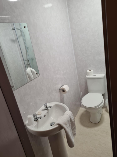 Bathroom, The Avenue Club and Lodge, Birmingham