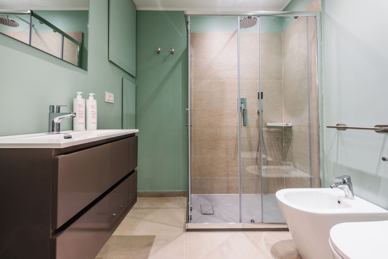 Bathroom 2, Modern Macha Apartment, Catania