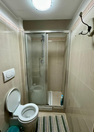 Bathroom 5, L'affittacamere nel parco "Appia Antica", Rome