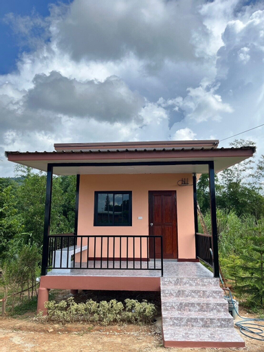 Exterior 18