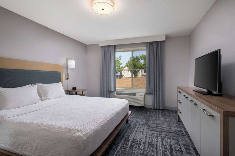 Bedroom 3, Homewood Suites Medford, Jackson
