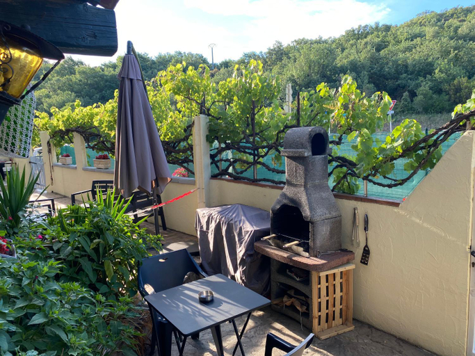 Others 5, Auberge du Chene, Pyrénées-Orientales