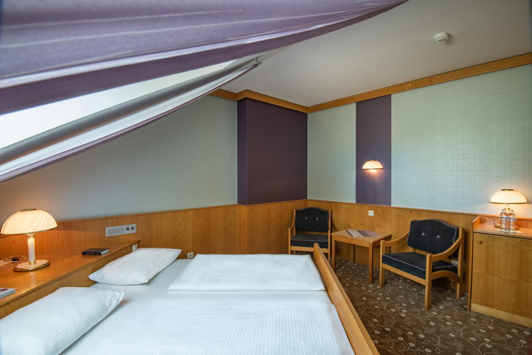 Bedroom 2, Hotel Gasthof Seeland, Sankt Pölten