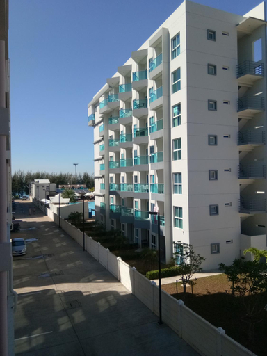 Exterior 4