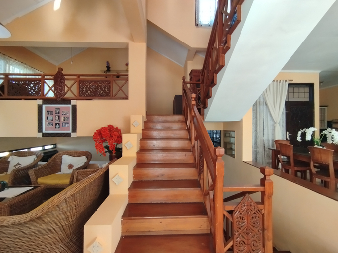 Others 4, Villa Lily Trinity, Bandung