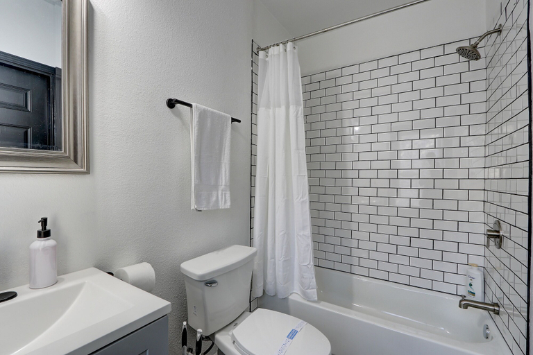 Bathroom 3, ROVE LIVING/KB - Prospect, Milwaukee