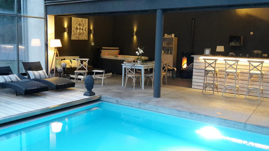 Others 4, Le petit studio de l'espace bien etre, Luxembourg