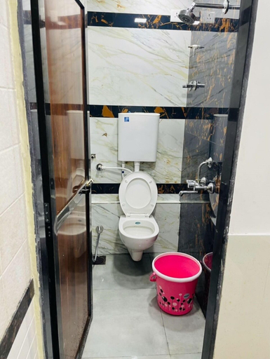 Bathroom, HOTEL RADHA PALACE, Mumbai City