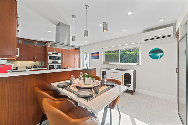 Others 5, Villa Piano, Broward