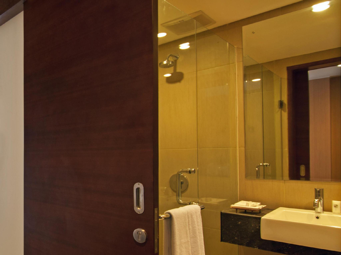 Bathroom 12